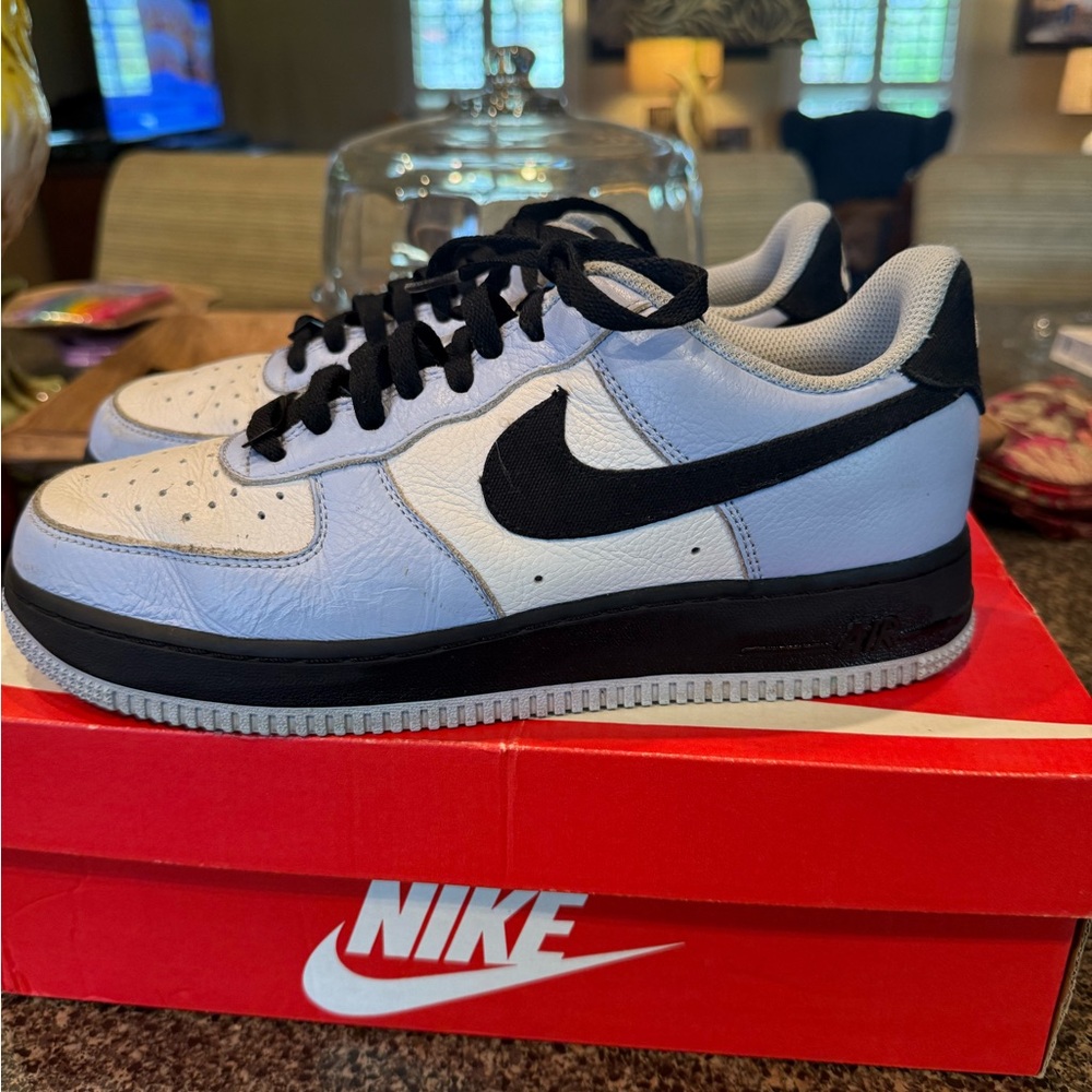 Nike Men's Black and White Sneakers